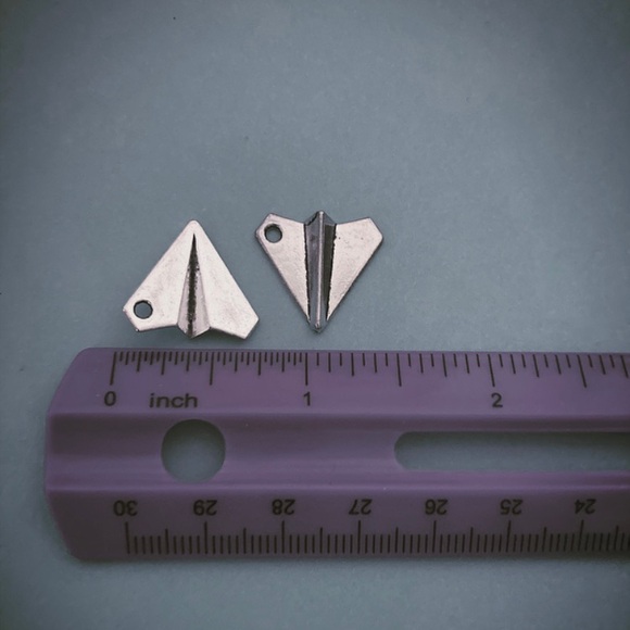 15pc Paper Airplane Charm - Silver - SOLD AS 15pc SET - NWT - Picture 2 of 2